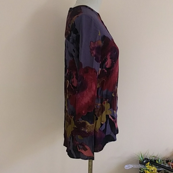 Habitat Button Front Top. - Picture 3 of 12